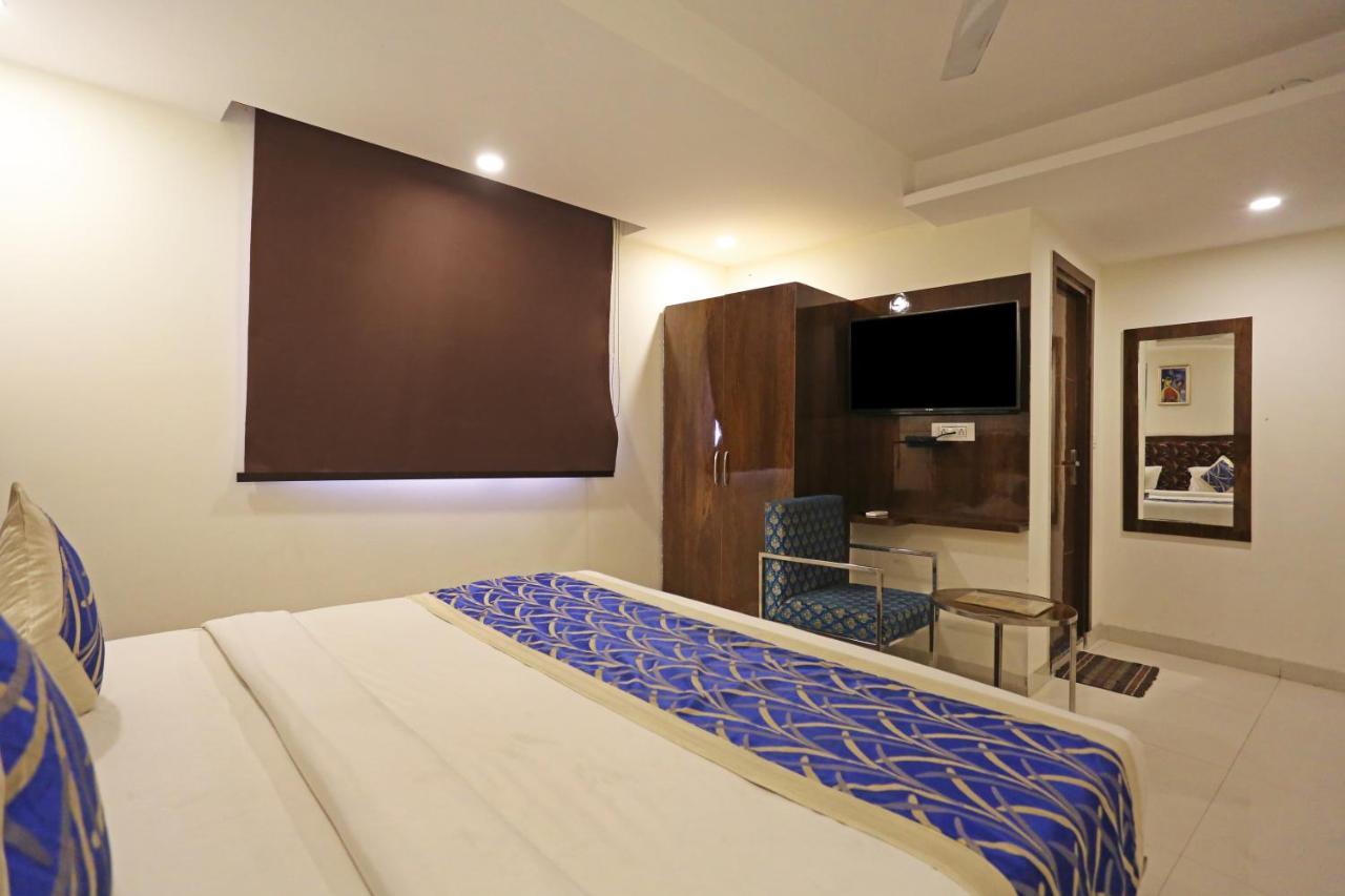 Hotel Emblem Suites- Near Delhi Airport New Delhi Eksteriør bilde