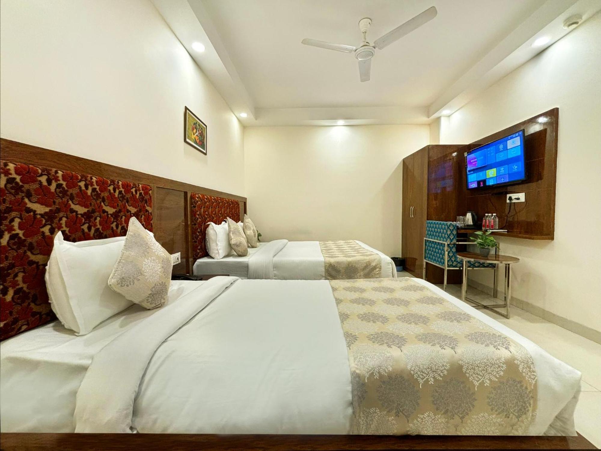 Hotel Emblem Suites- Near Delhi Airport New Delhi Eksteriør bilde