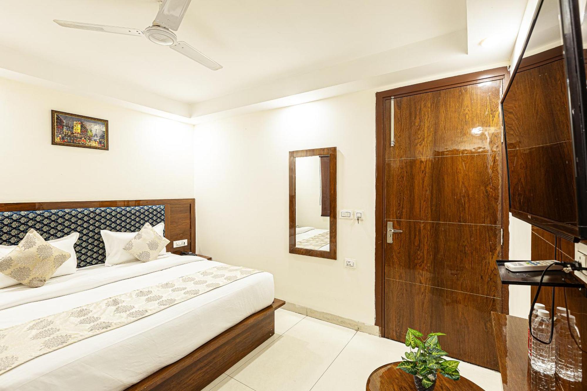 Hotel Emblem Suites- Near Delhi Airport New Delhi Eksteriør bilde