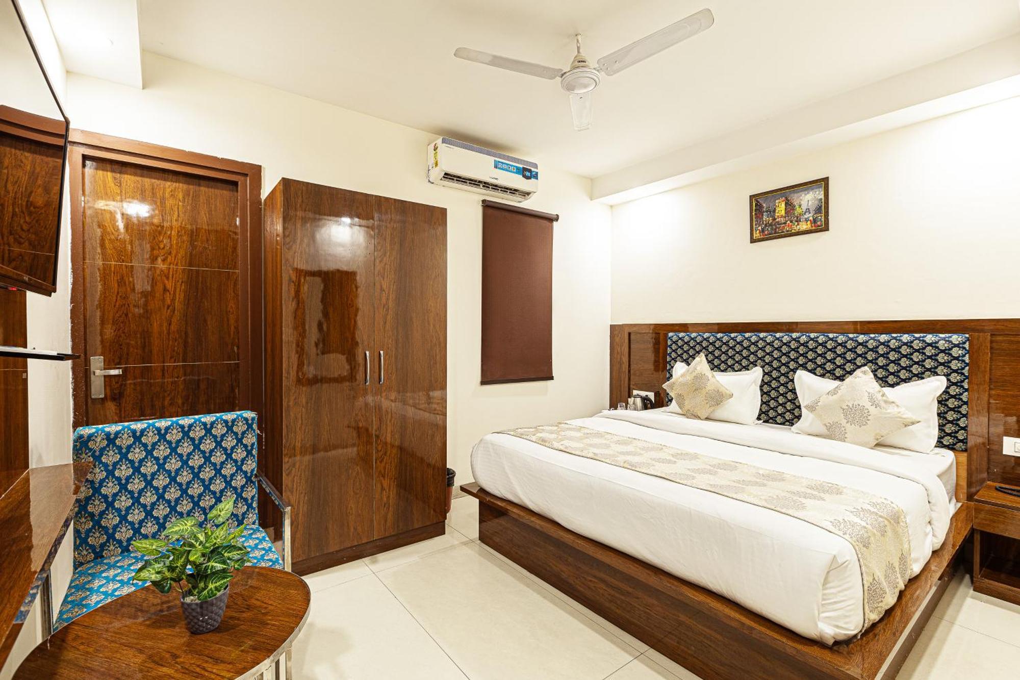 Hotel Emblem Suites- Near Delhi Airport New Delhi Eksteriør bilde