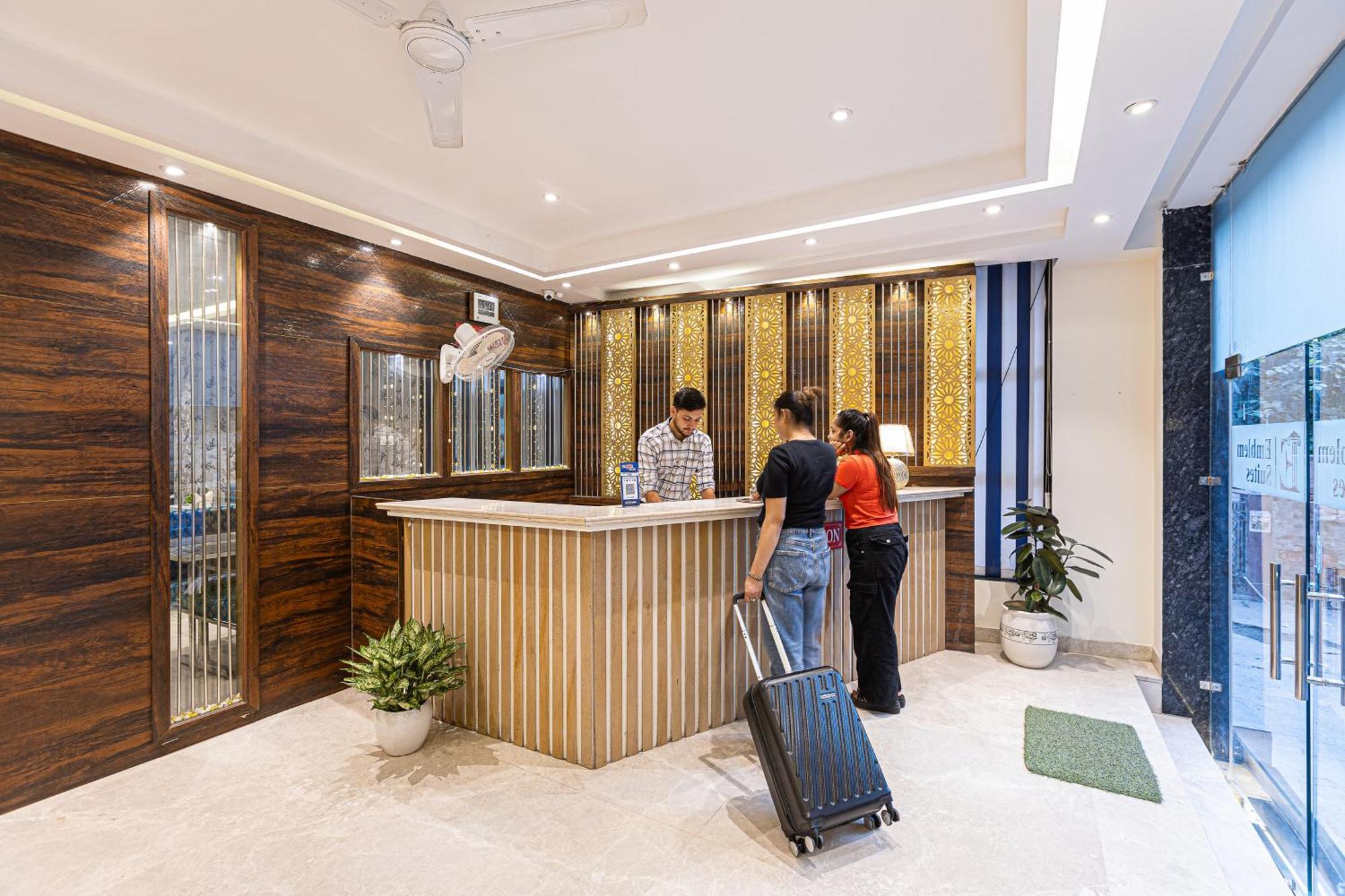 Hotel Emblem Suites- Near Delhi Airport New Delhi Eksteriør bilde